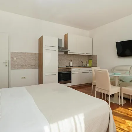 In With Wifi Apartment