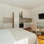 Beautiful In With Wifi Apartment